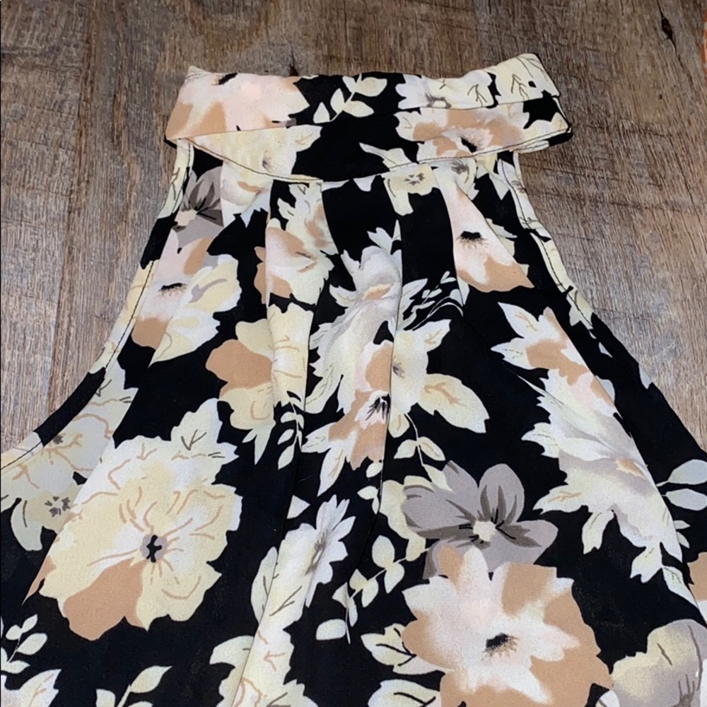 Floral Choker Top - Picture 2 of 5